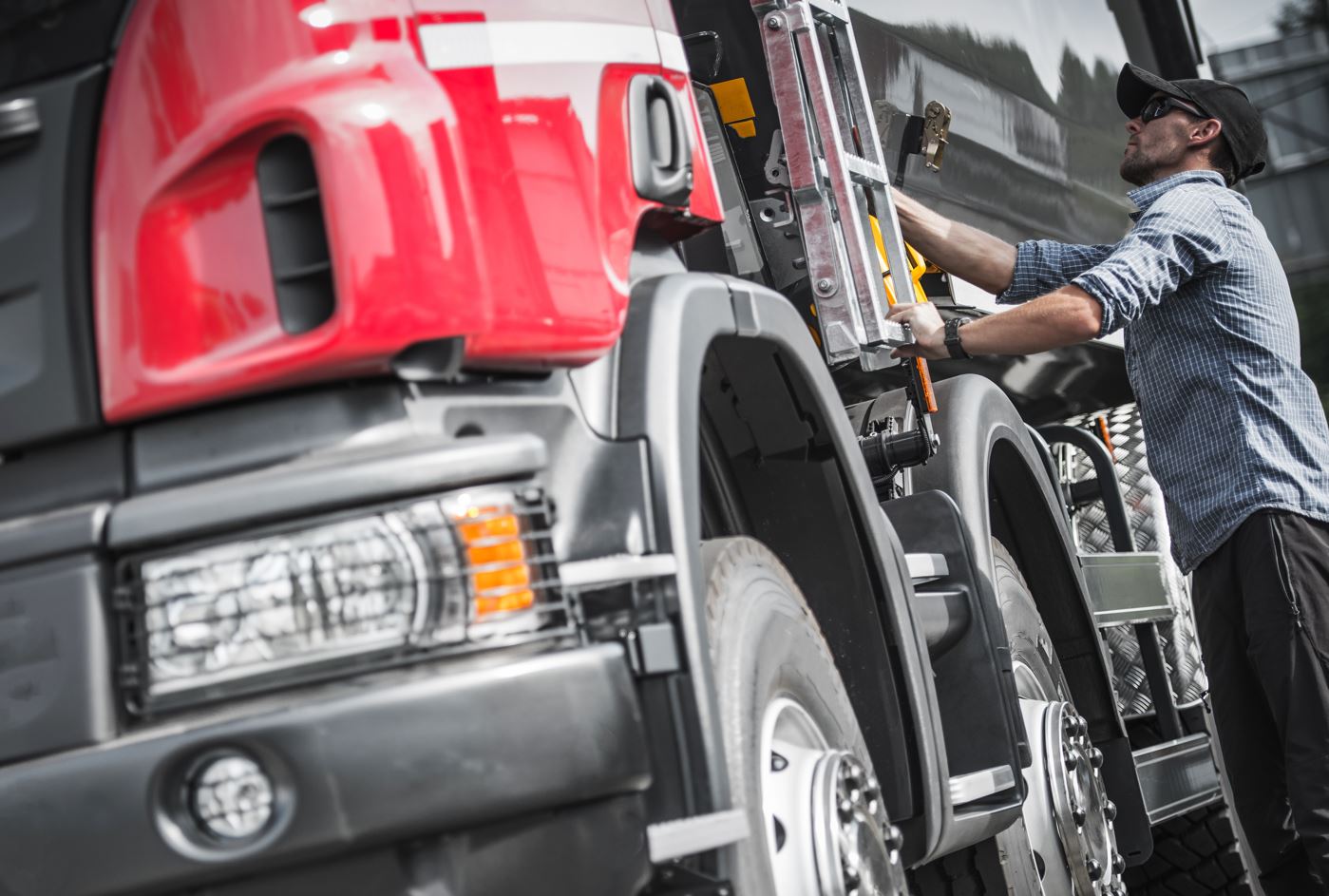 Etibarlı Yoldaşınız Yolda